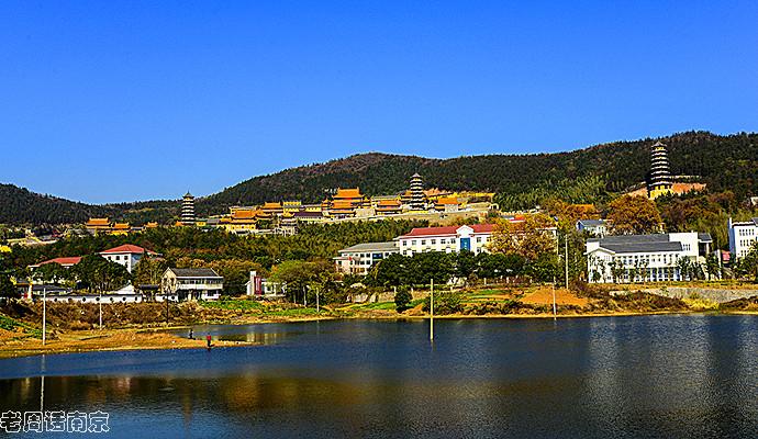 祖堂山南 宏觉寺 三塔辉映